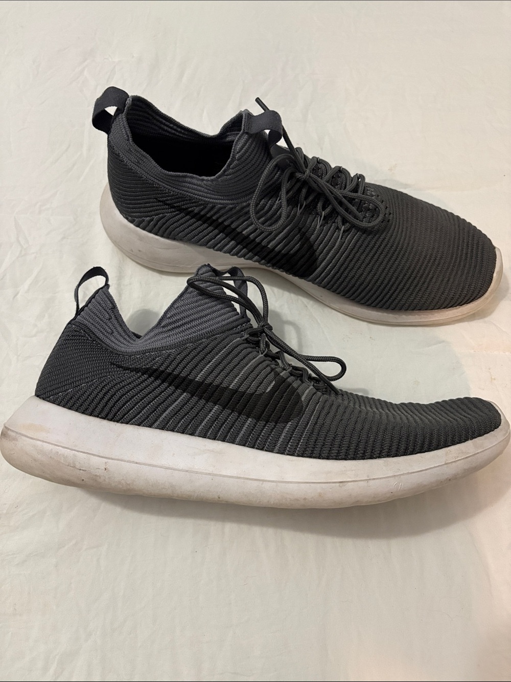 Nike Men's Gray Knit Athletic Sneakers with White Sole